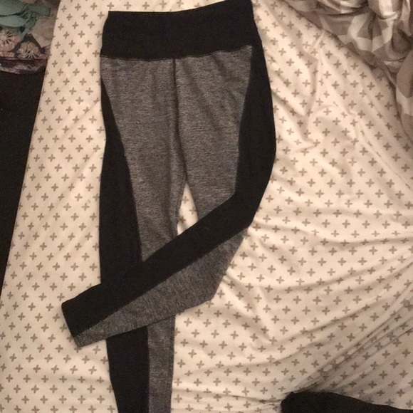 Full length gray and black leggings - Picture 5 of 5